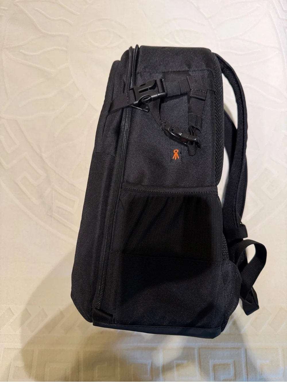 Slinger Alpine 200 Lightweight Compact Camera Backpack, NWT